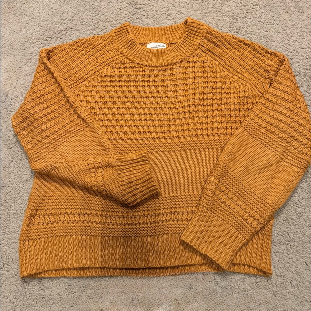 Universal Thread Sweater, chunky knit, size medium, crewneck. Mustard.